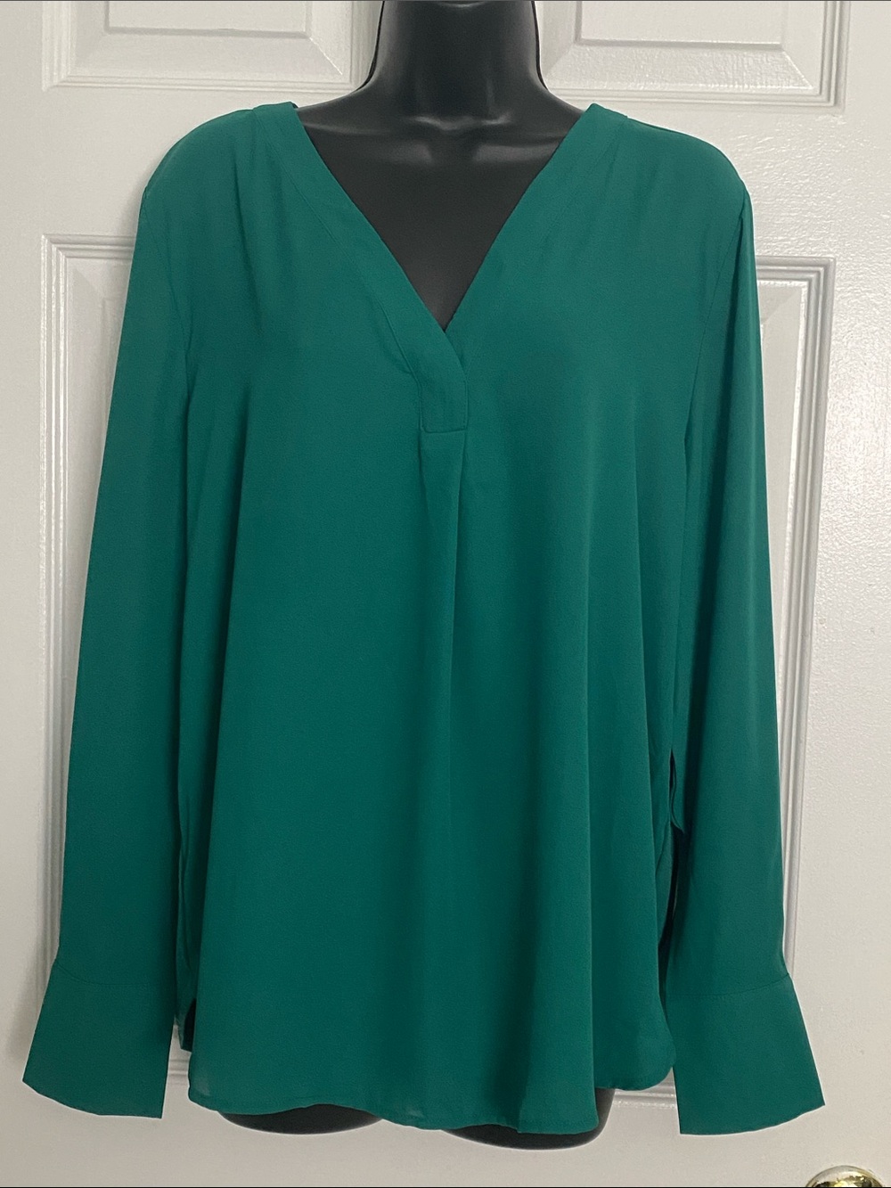 NWT Ann Taylor Emerald Green V-Neck Long Sleeve Blouse